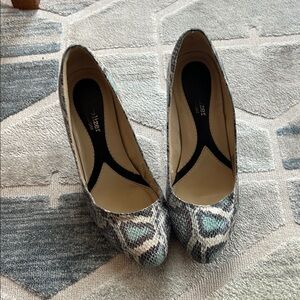 Naturalizer Snakeskin Heels - Gray and Blue